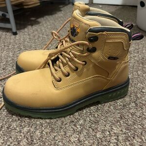 Tan women’s  Boots
